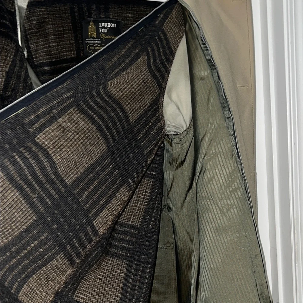 London Fog Men's Beige Trench Coat - Picture 7 of 7